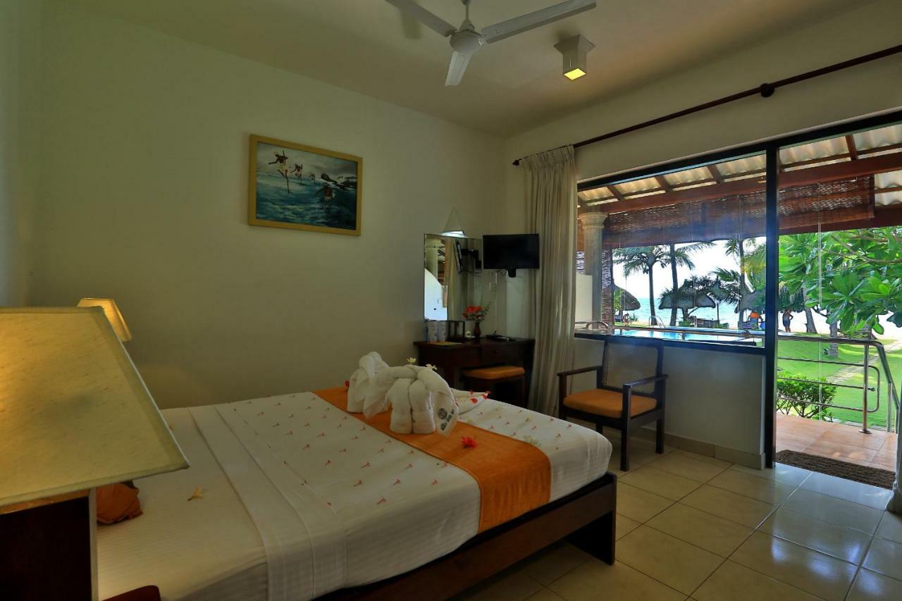 Sea Rock Villa Bentota Exterior photo